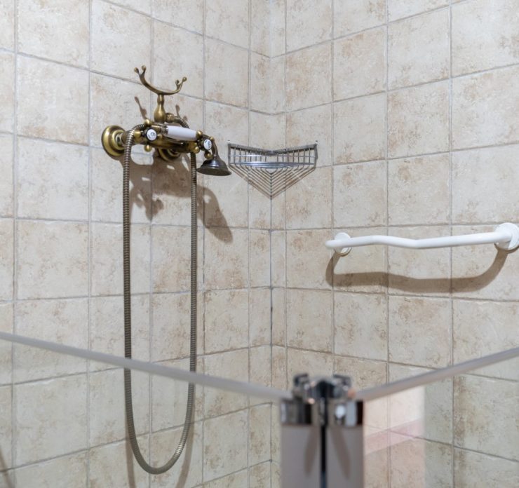 casa-aguelo-apartamento-teruel-detalle-ducha-abierta