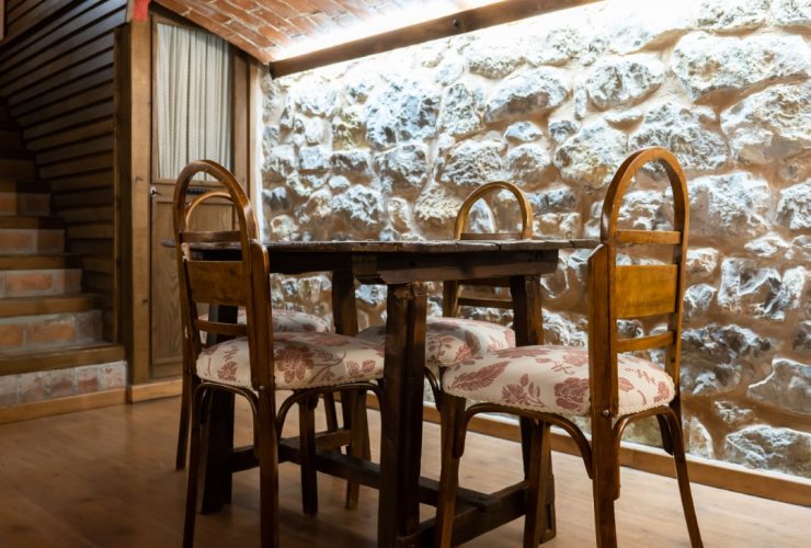 casa-aguelo-bodega-mesa-sillas