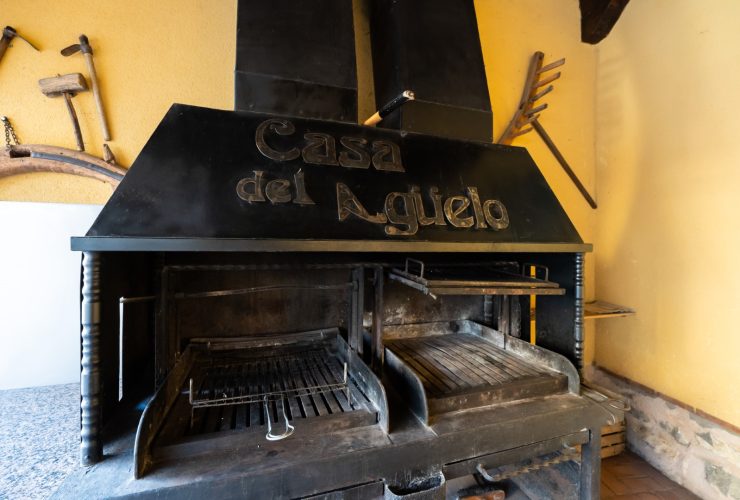 casa-aguelo-porche-barbacoa-frontal